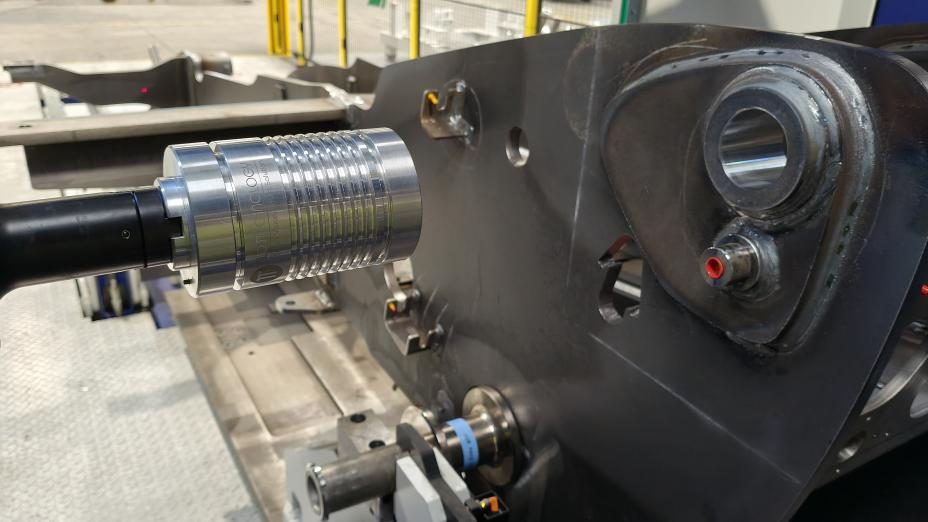 Machine avec contrôle de chanfrein en cours
